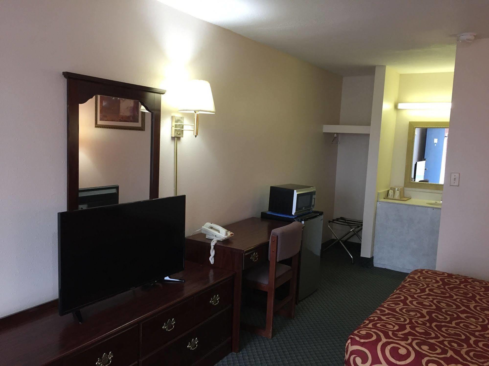 Economy Inn St. James Экстерьер фото
